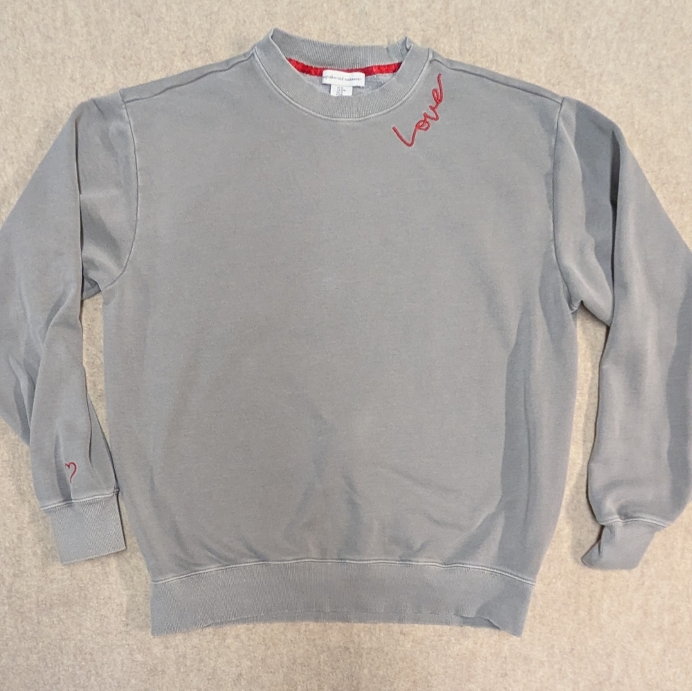 Embroidered LOVE Gray Crewneck Sweater Cupcakes & Cashmere Size M Oversized